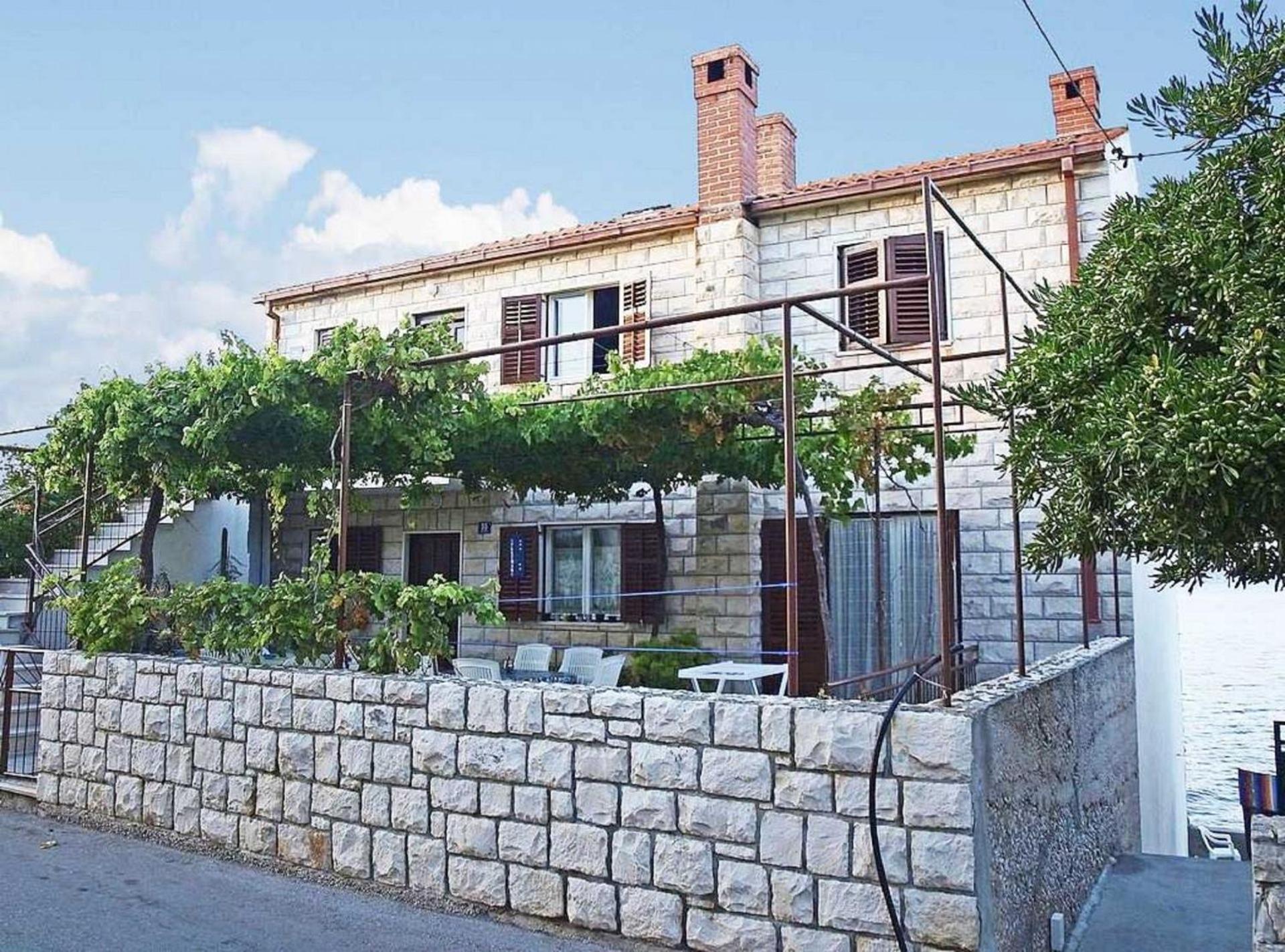 Apartments Sova Postira Exterior photo
