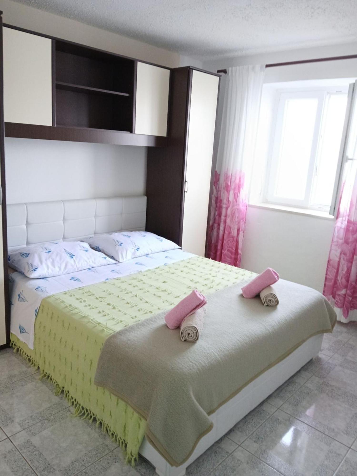 Apartments Sova Postira Exterior photo